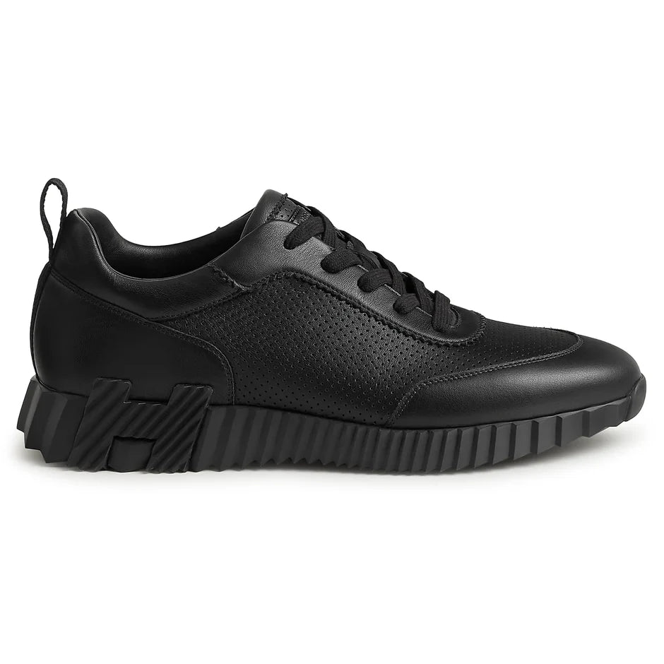 HMS Bouncing Sneaker